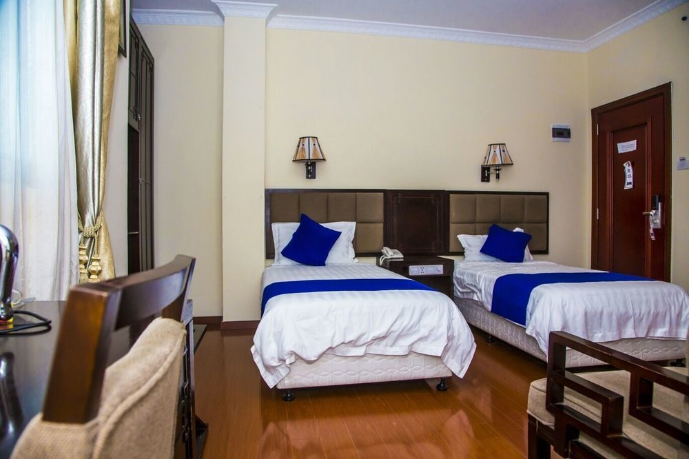 Blue Birds International Hotel Addis Abeba Zewnętrze zdjęcie