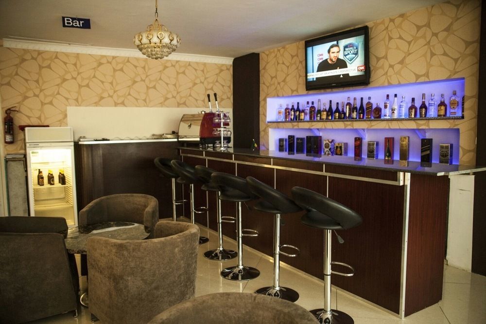 Blue Birds International Hotel Addis Abeba Zewnętrze zdjęcie
